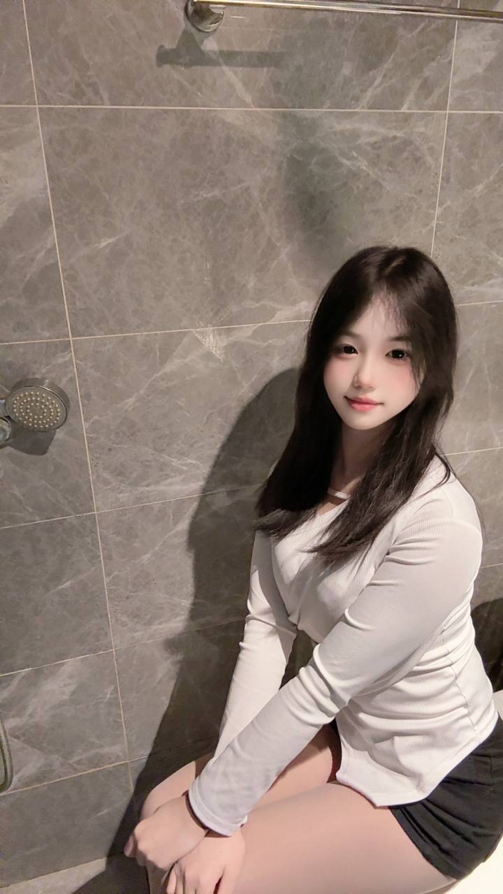#渭南外围#渭南少妇/#渭南学生#渭南兼职#渭南约炮 嫩妹三件套（ 陪洗 + 口 + 做 ）+ 69 （ 舔批 ）+ 舌吻 )